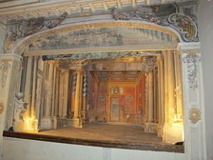 Castello_di_meleto,_interno,_teatrino_03